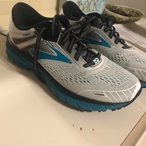 Women’s Brooks Adrenaline GTS 18 sz9